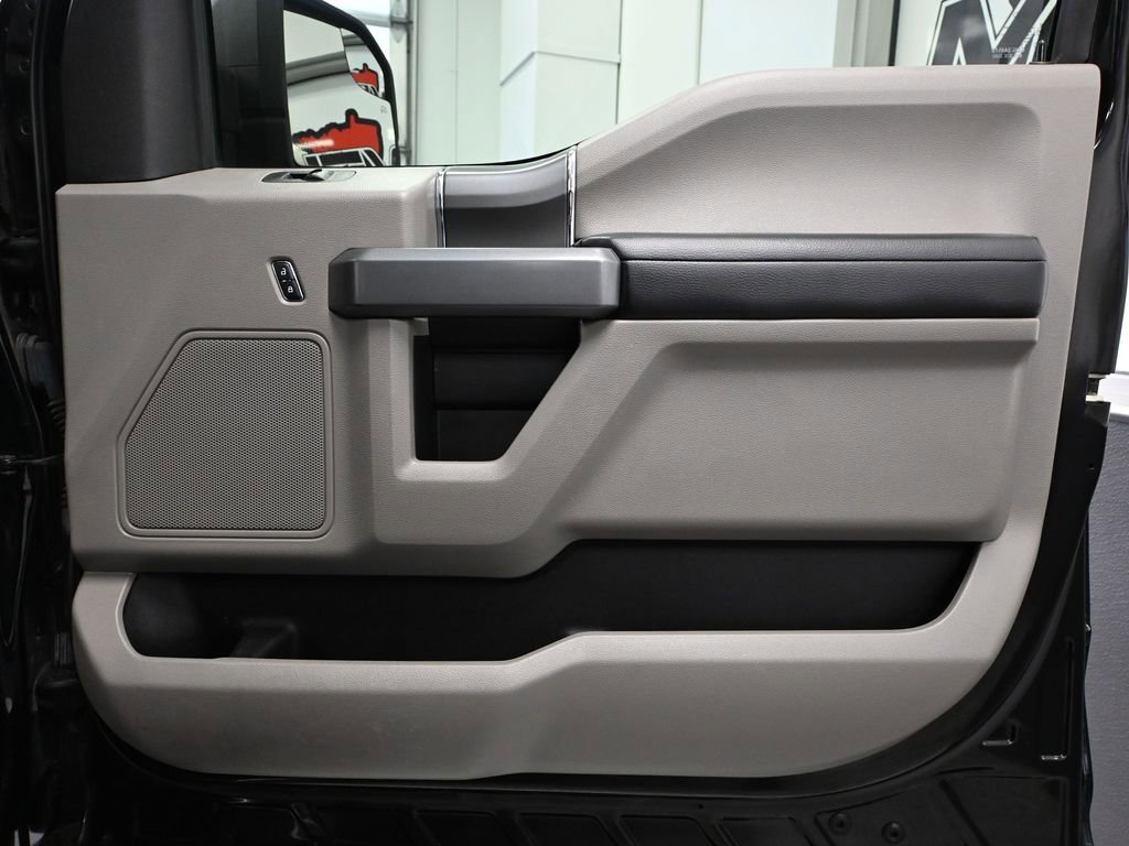 Used 2018 Ford F150 XLT w/ Equipment Group 302A Luxury image 46