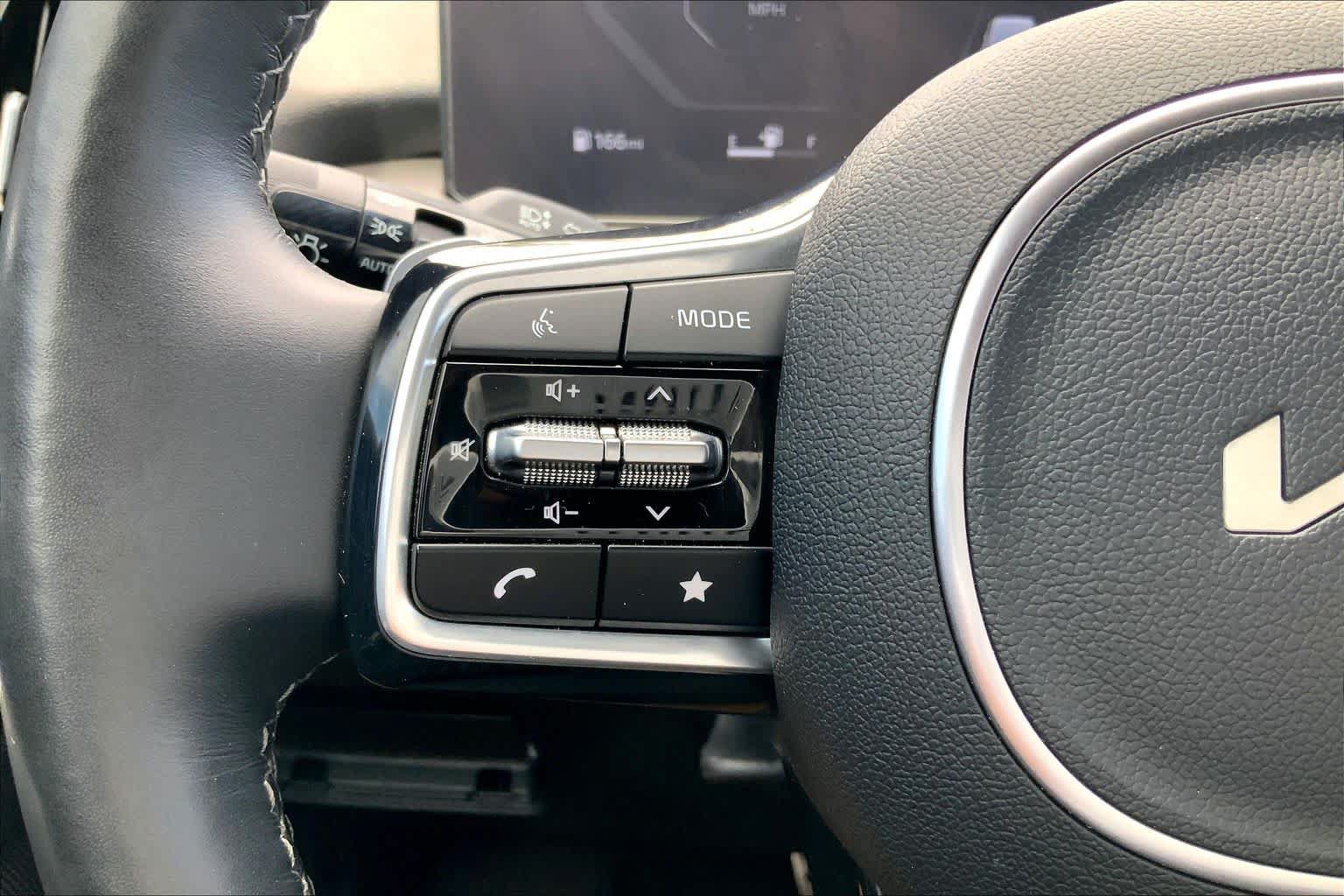 Certified 2024 Kia Sorento SX Prestige AWD/4WD image 24