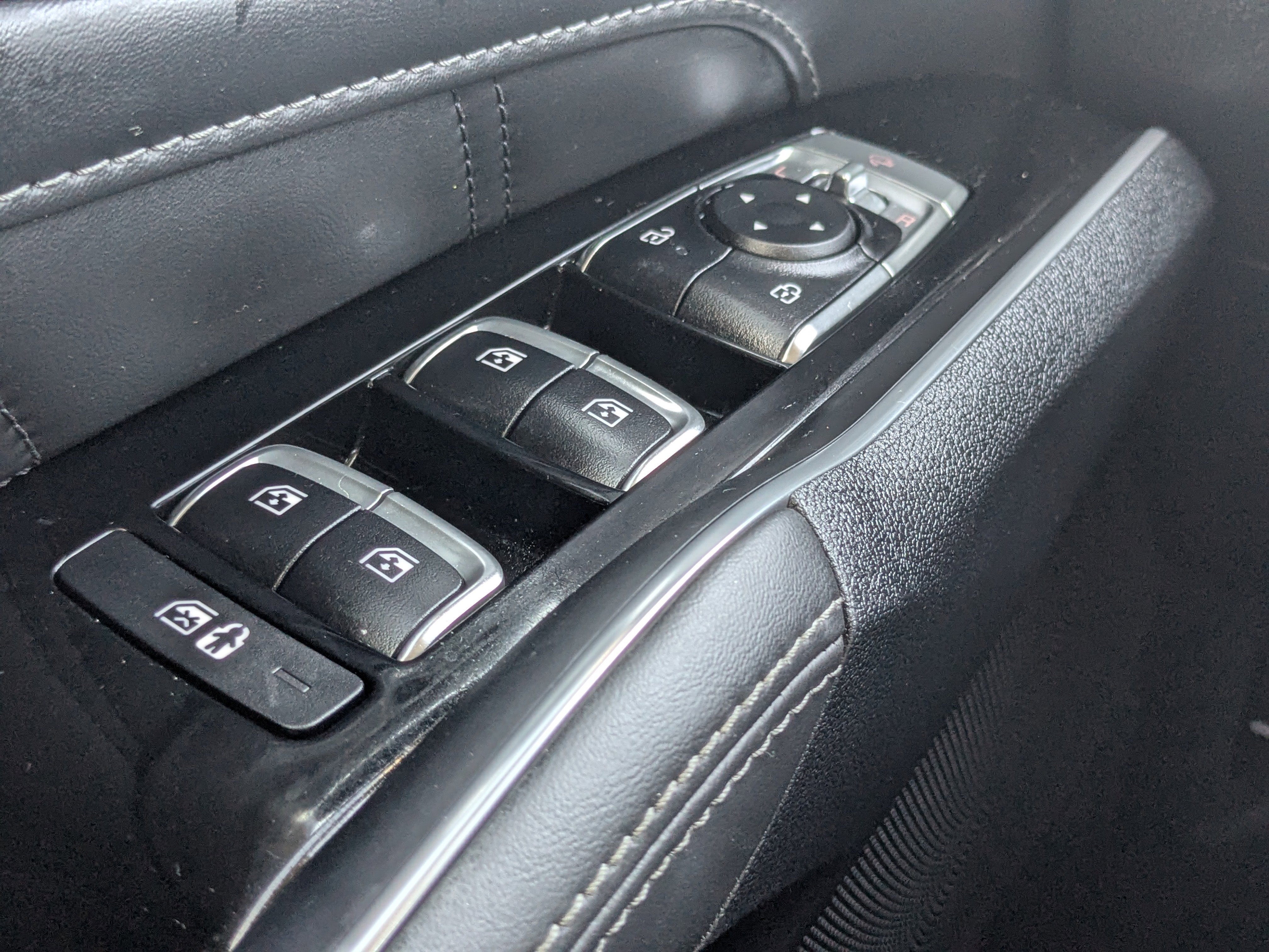 Used 2025 Kia Sorento SX image 41