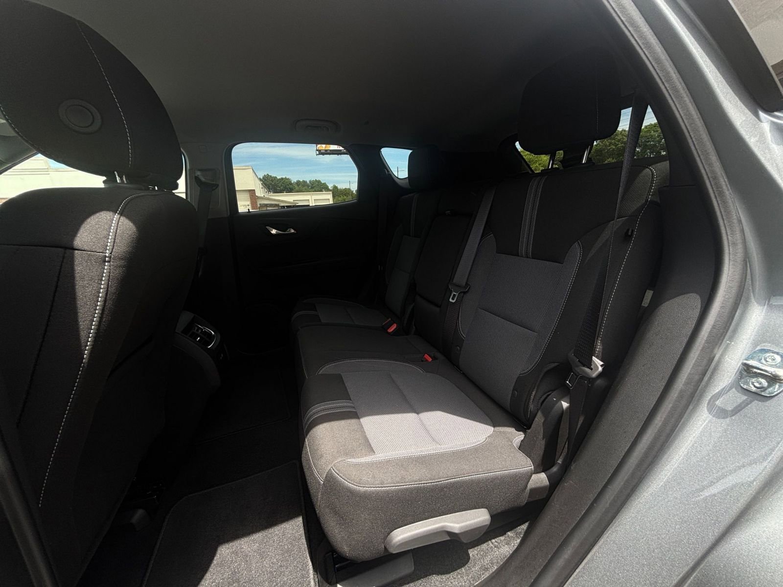 Used 2025 Chevrolet Blazer LT FWD image 28