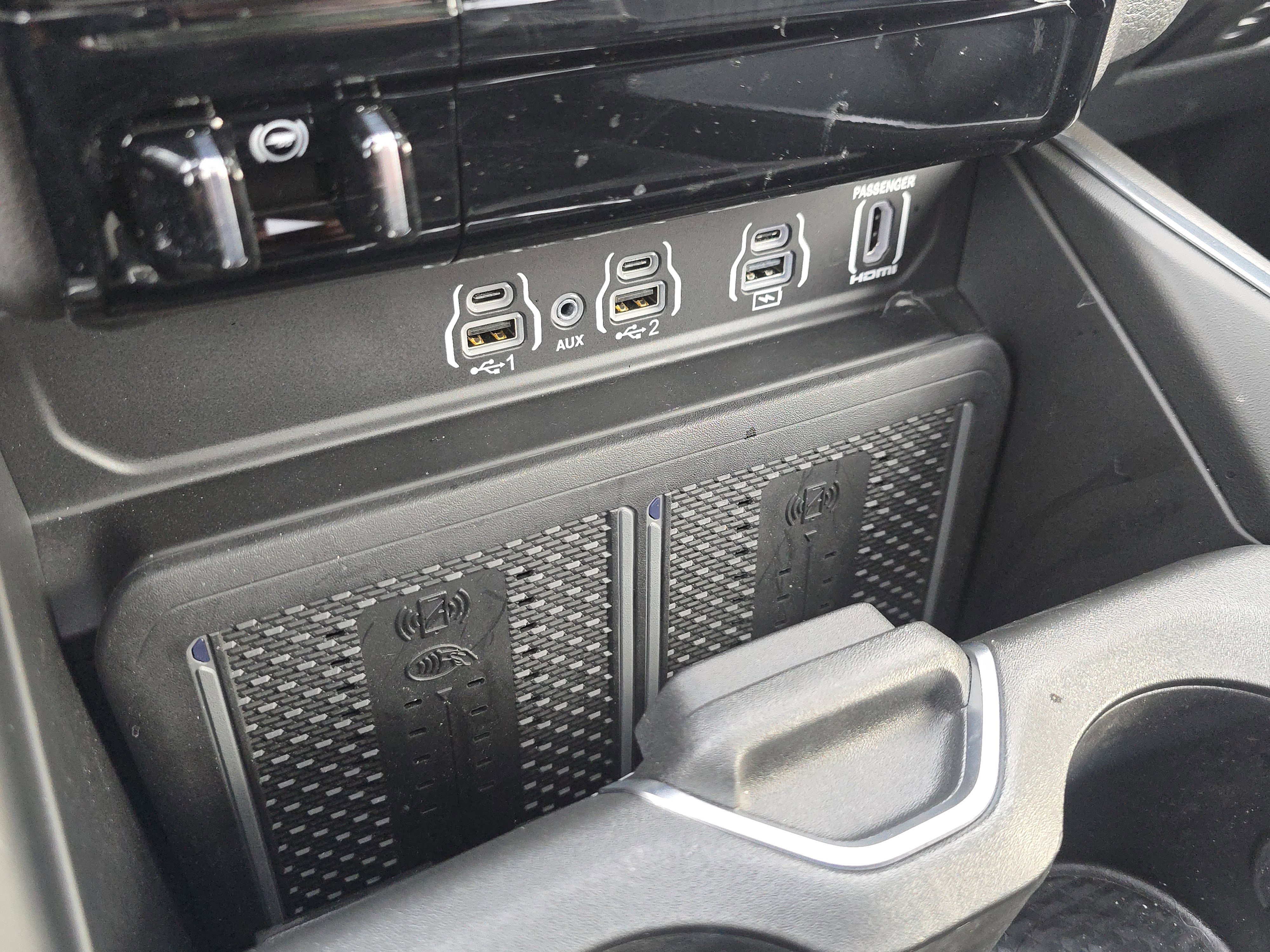 New 2025 RAM 1500 Laramie w/ Night Edition image 7