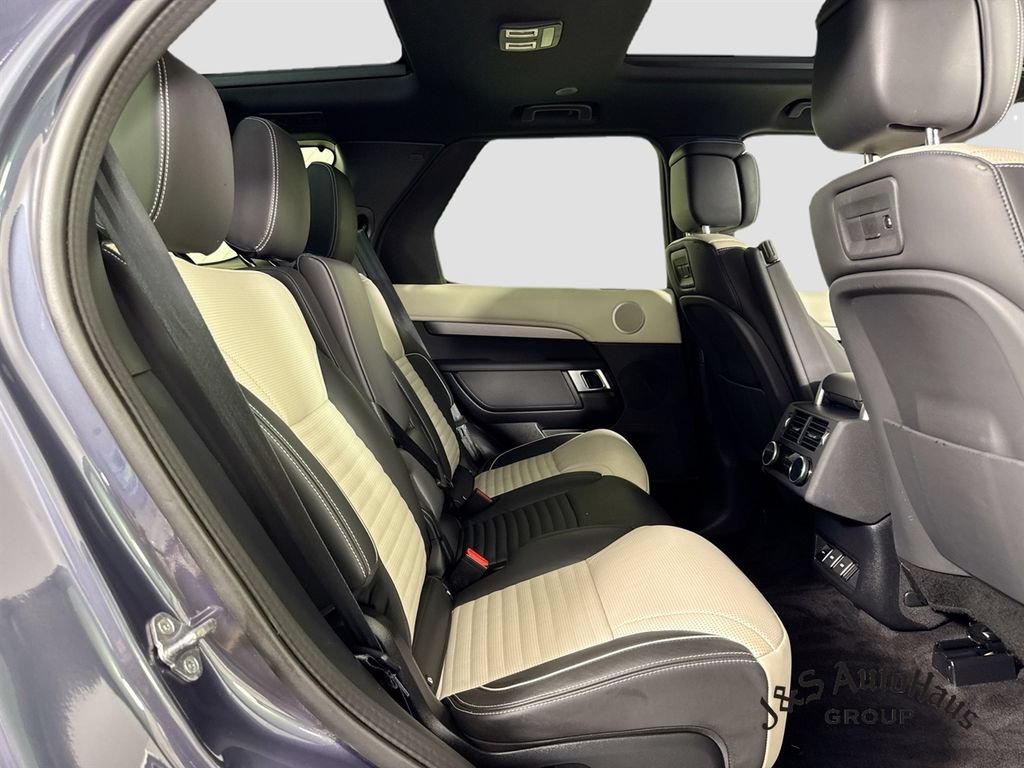 Used 2024 Land Rover Discovery Dynamic SE AWD/4WD image 35