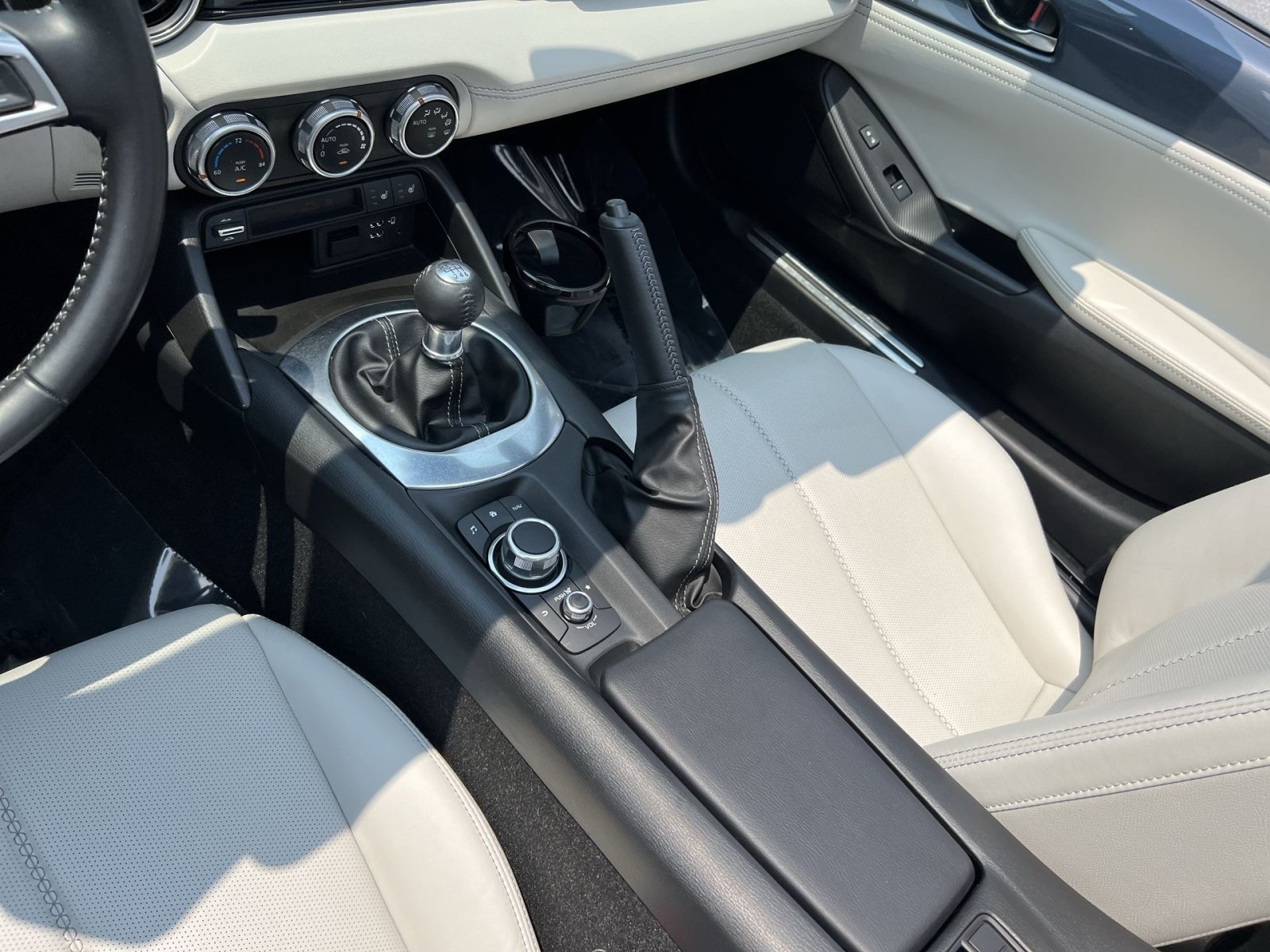 Used 2021 MAZDA MX-5 Miata RF Grand Touring RWD image 22