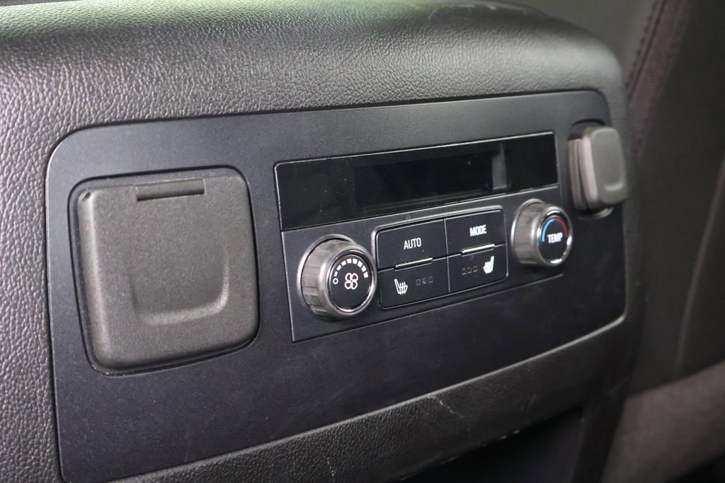 Used 2018 Chevrolet Tahoe Premier AWD/4WD image 49