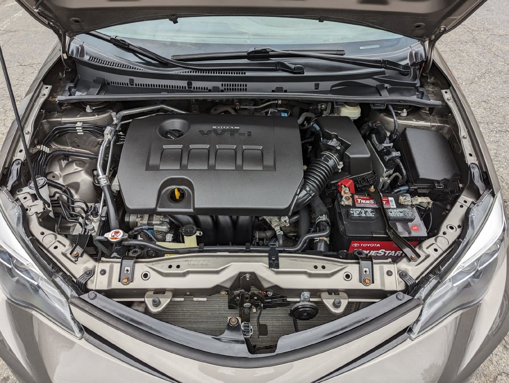 Used 2017 Toyota Corolla SE w/ SE Premium Package FWD image 46