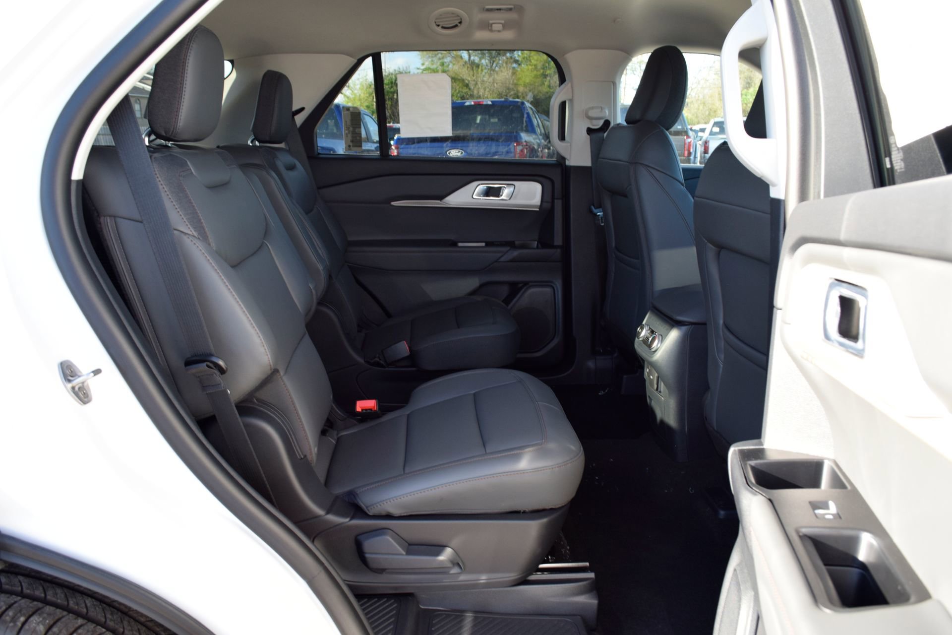 New 2026 Ford Explorer Active w/ Active Comfort Package image 24