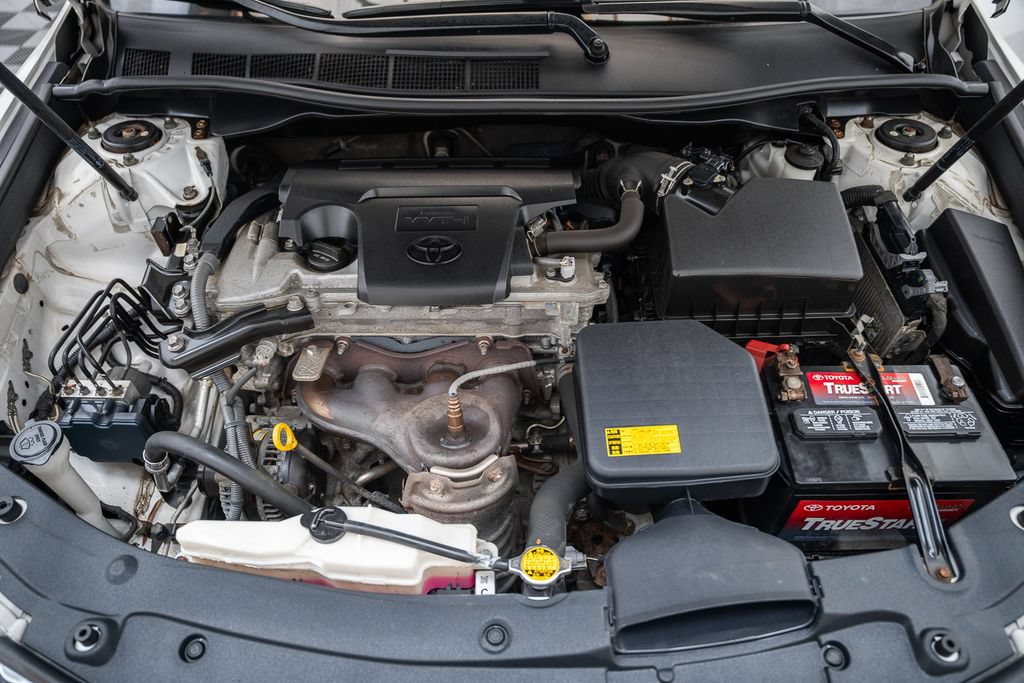 Used 2012 Toyota Camry LE FWD image 17