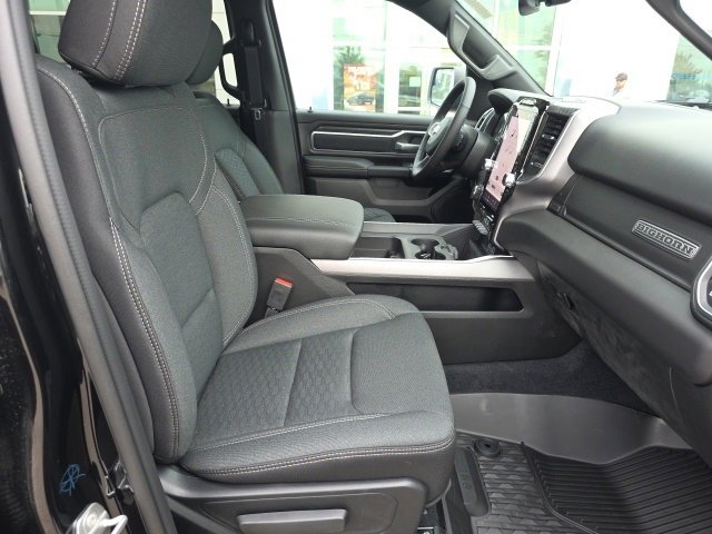 New 2026 RAM 1500 4x4 Crew Cab image 34