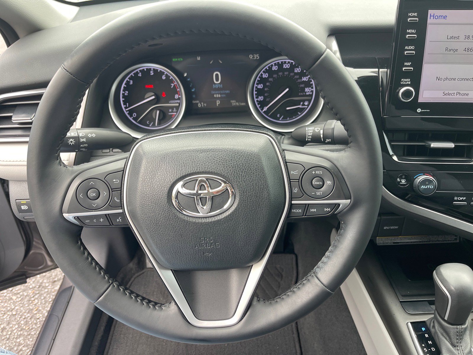 Used 2021 Toyota Camry XLE image 7