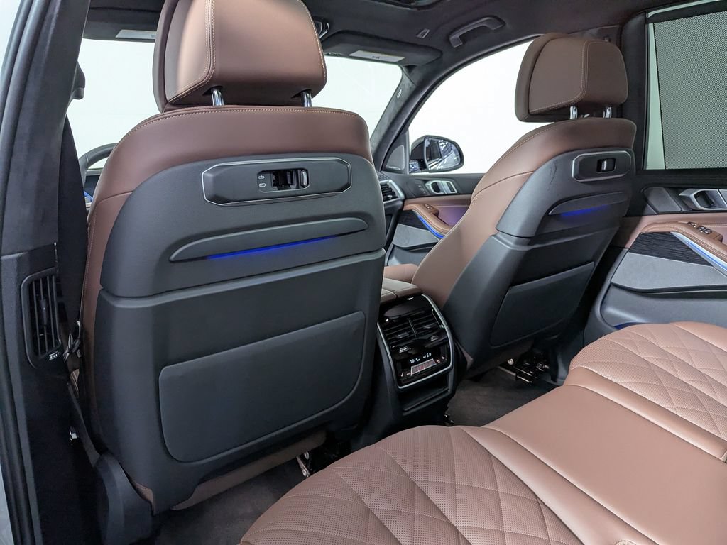 Used 2026 BMW X7 xDrive40i w/ M Sport Package AWD/4WD image 49