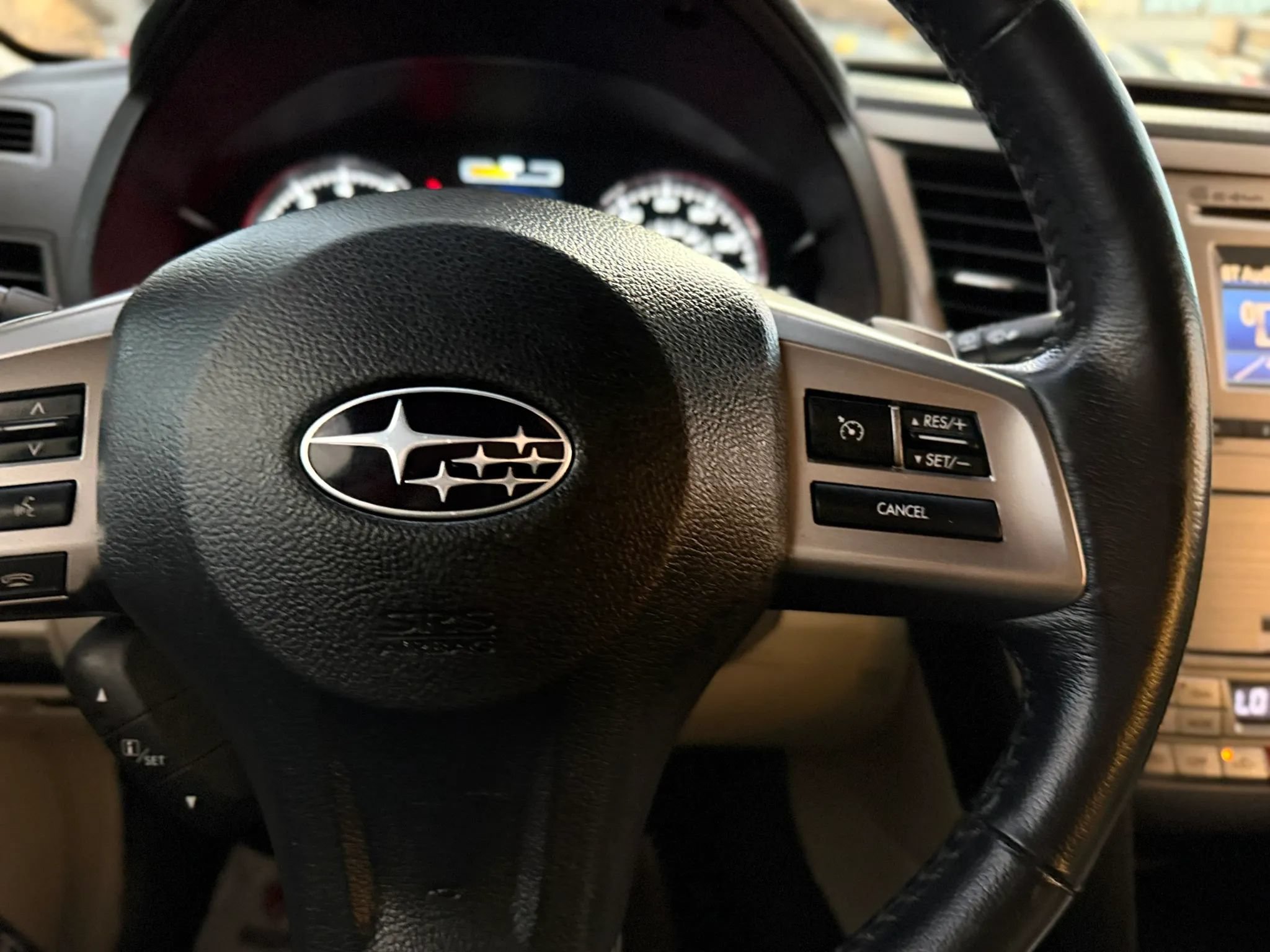 Used 2013 Subaru Outback 3.6R Limited w/ Moonroof Pkg AWD/4WD image 27