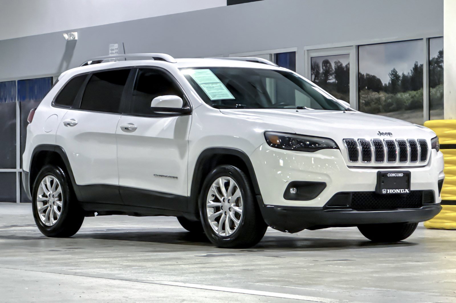 Used 2019 Jeep Cherokee Latitude w/ Popular Appearance Group image 6