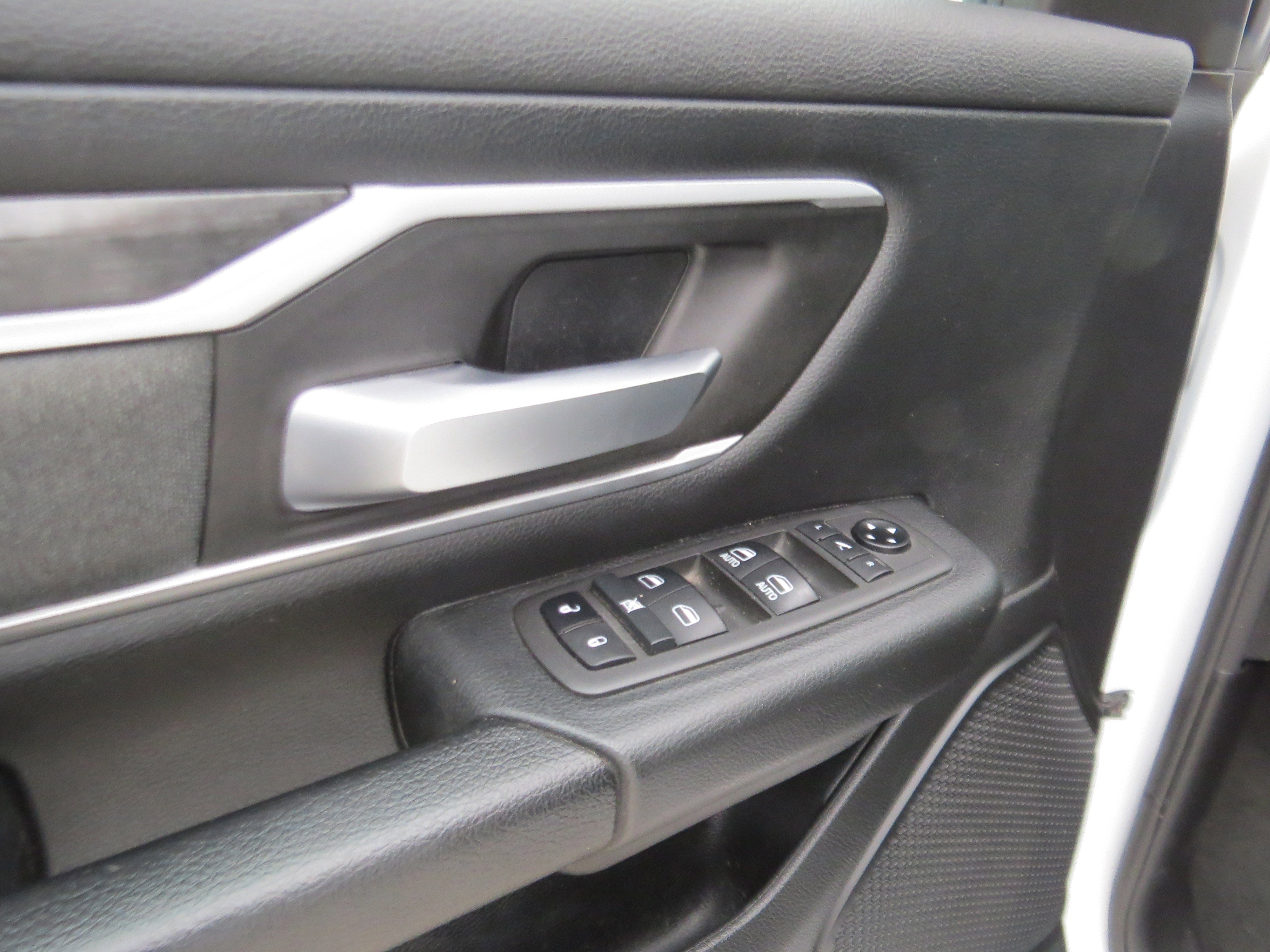 Used 2021 RAM 1500 Big Horn image 17
