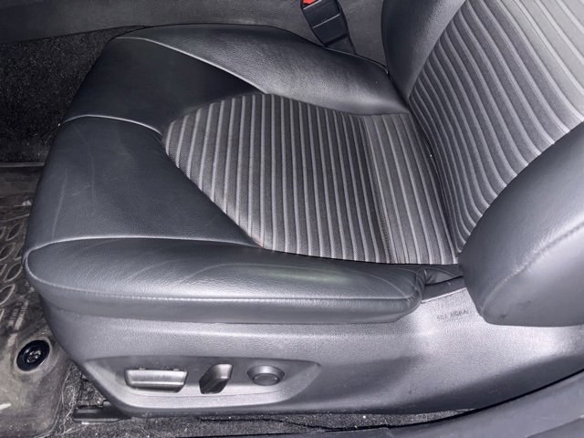 Used 2018 Toyota Camry SE image 11