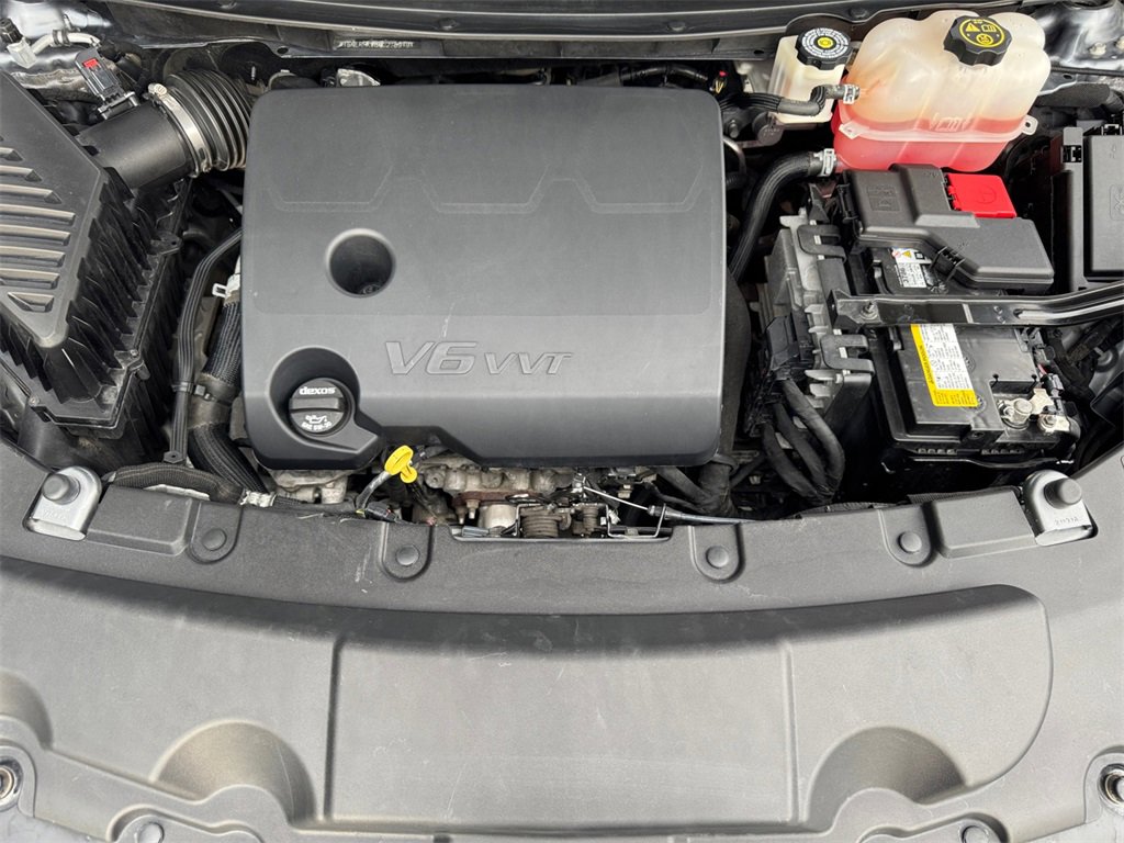 Used 2021 Chevrolet Traverse LT w/ LT Premium Package image 9