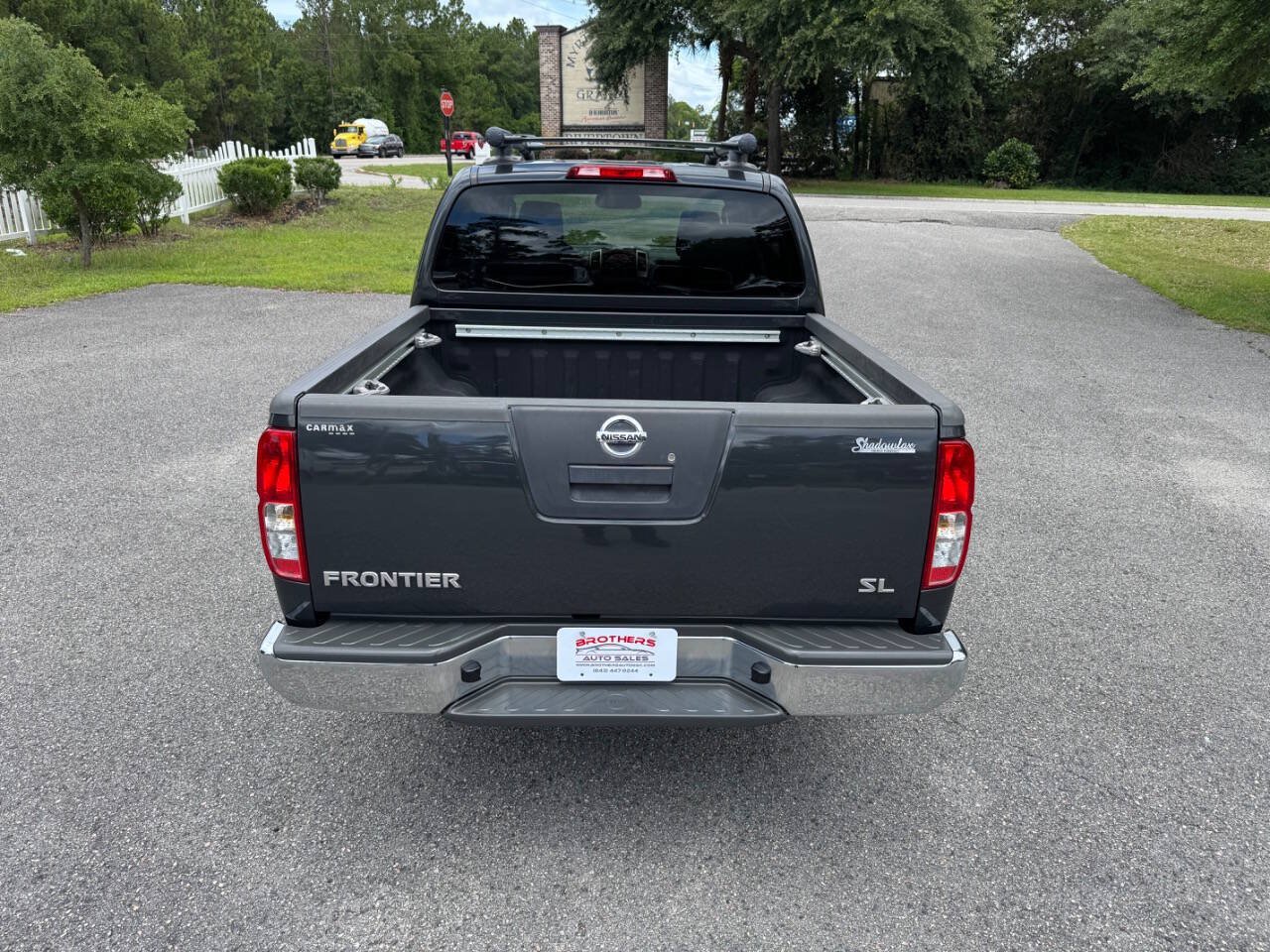 Used 2011 Nissan Frontier SL RWD image 35