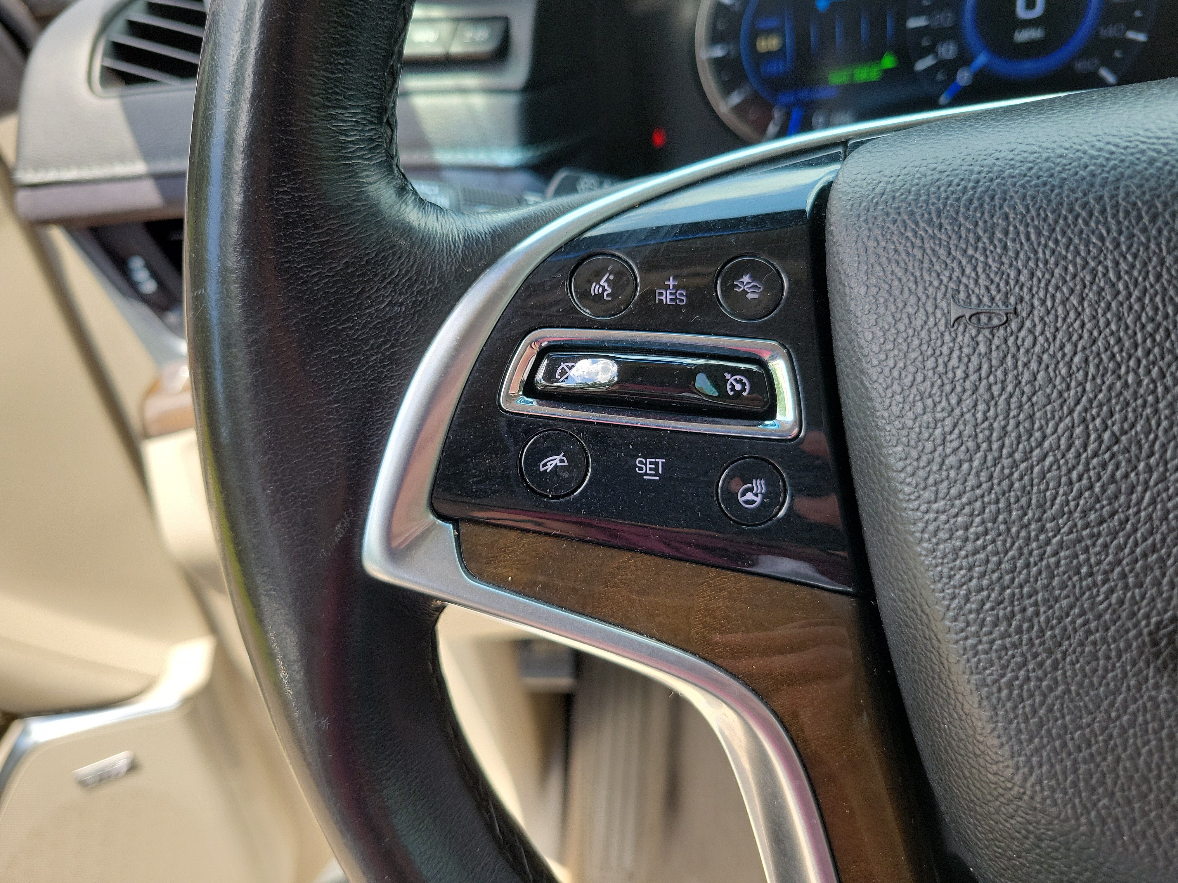 Used 2018 Cadillac Escalade Luxury AWD/4WD image 23