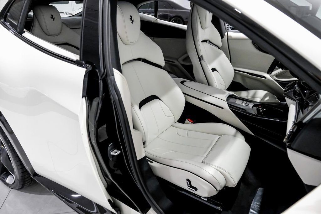 Used 2025 Ferrari Purosangue image 33
