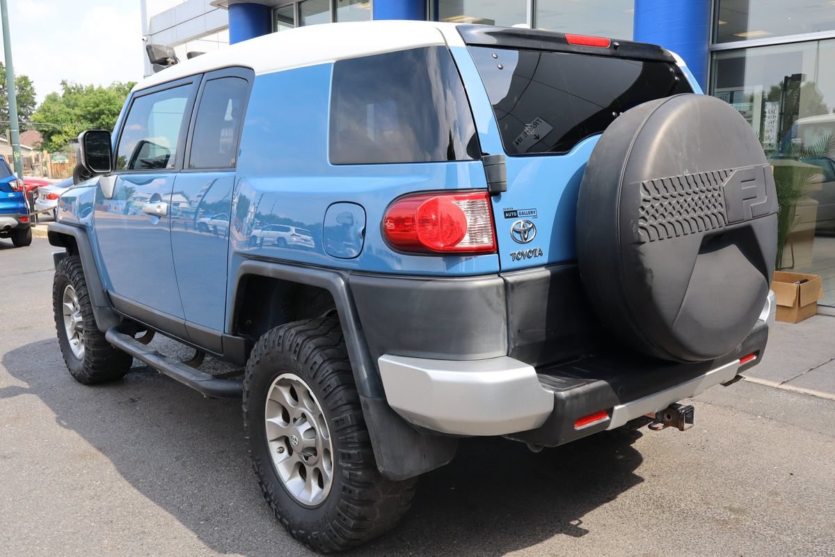 Used 2011 Toyota FJ Cruiser 4WD w/ Upgrade Pkg image 3