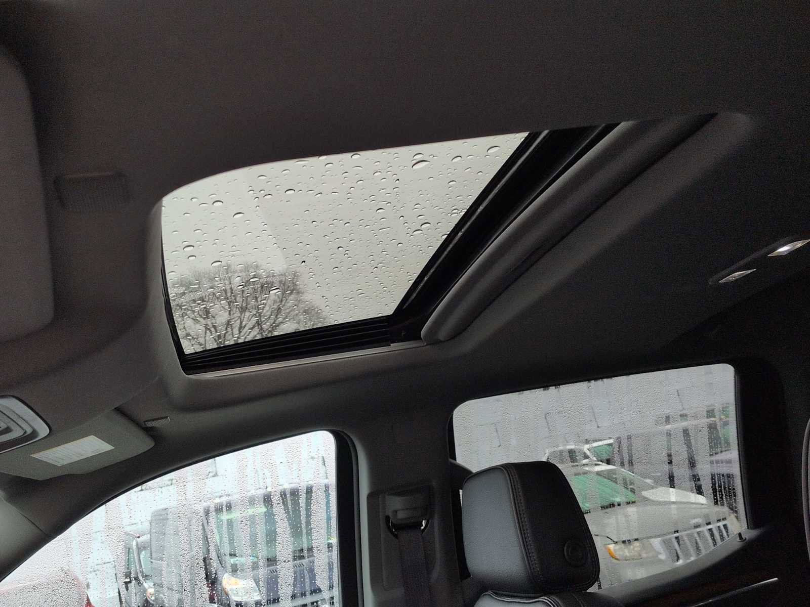 Used 2023 Jeep Grand Cherokee Limited w/ Black Appearance Package image 11