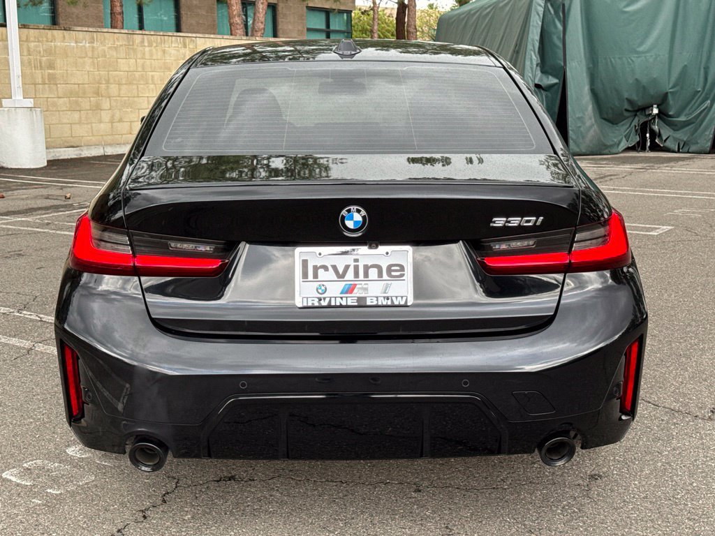 Used 2024 BMW 330i Sedan w/ M Sport Package RWD image 10