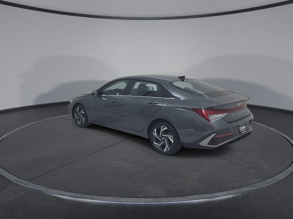 Used 2025 Hyundai Elantra SEL FWD image 12