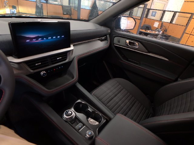 New 2027 Ford Explorer ST-Line AWD/4WD image 18