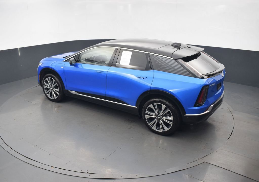 Certified 2025 Cadillac Optiq Luxury 2 AWD/4WD image 42
