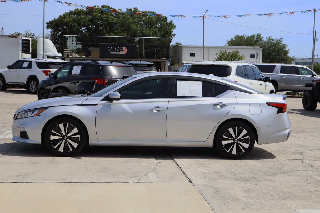 Used 2022 Nissan Altima 2.5 SV FWD image 6