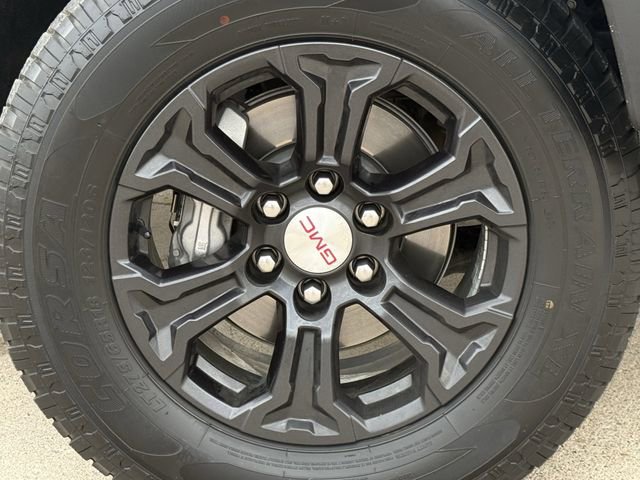 Used 2023 GMC Canyon Elevation image 10