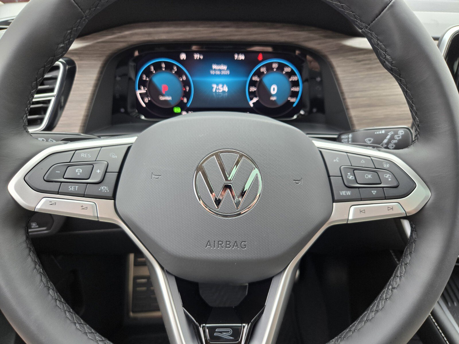 New 2026 Volkswagen Atlas SEL Premium R-Line image 20
