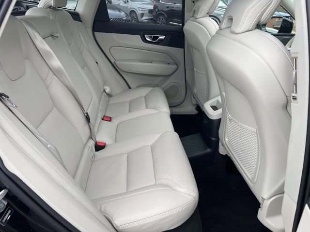 Certified 2024 Volvo XC60 T8 Ultimate w/ Protection Package Premier AWD/4WD image 19