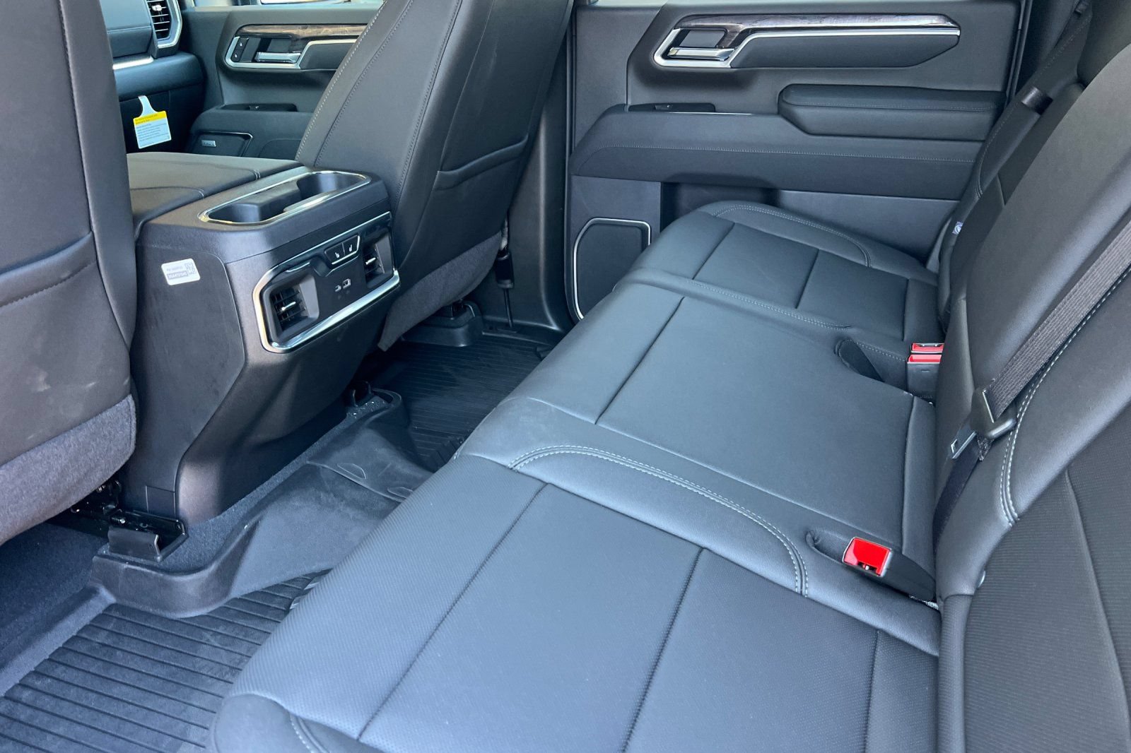 New 2026 Chevrolet Silverado 2500 LTZ w/ LTZ Premium Package AWD/4WD image 9