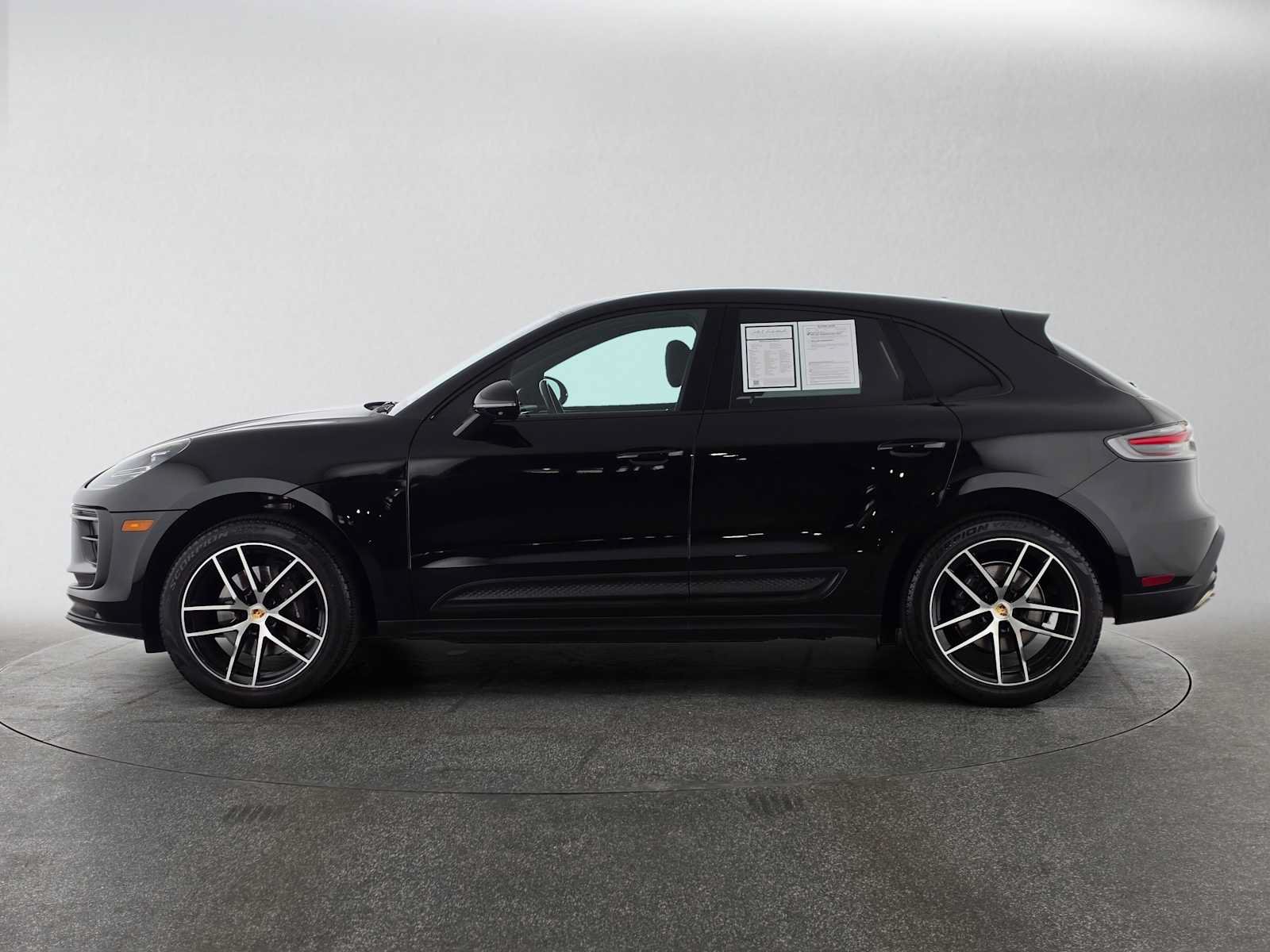Used 2024 Porsche Macan AWD/4WD image 2