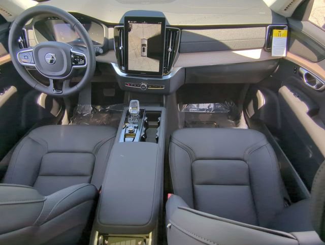 Used 2025 Volvo XC90 B6 Plus w/ Protection Package Premier image 17