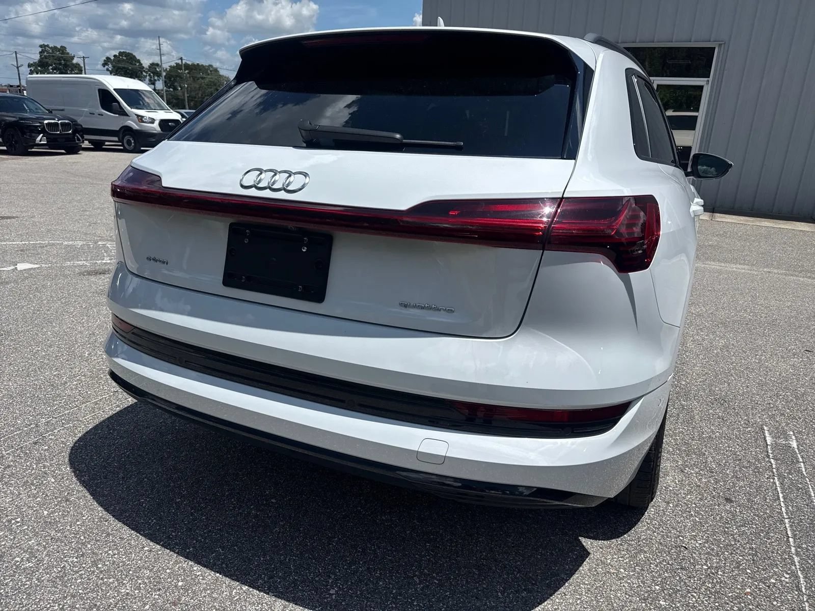 Used 2021 Audi e-tron Premium w/ Convenience Plus Package AWD/4WD image 8