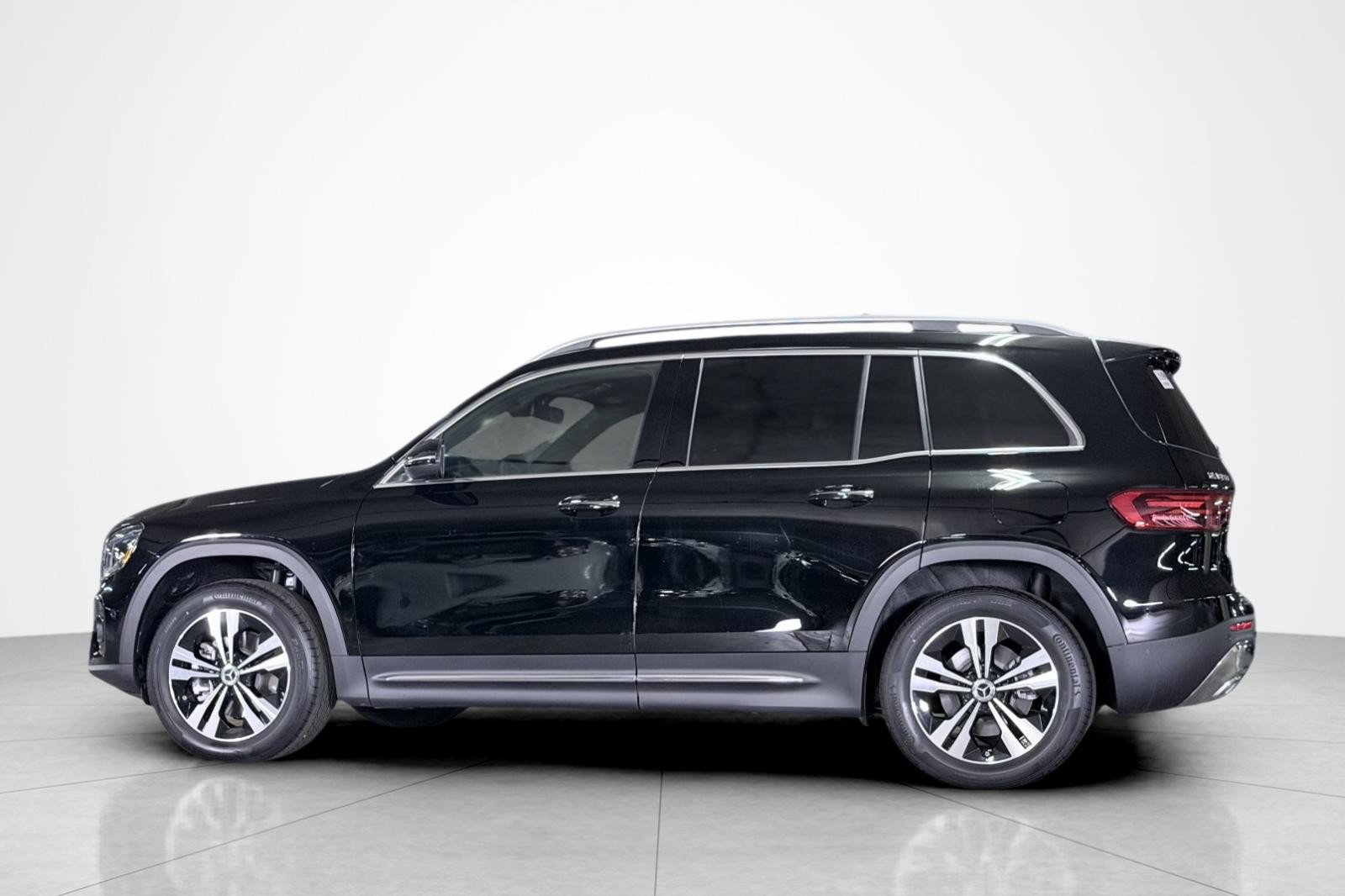 New 2025 Mercedes-Benz GLB 250 4MATIC image 2