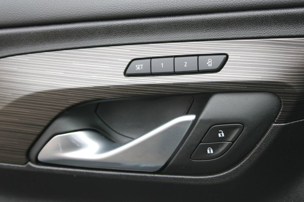 Used 2024 GMC Terrain SLT image 38