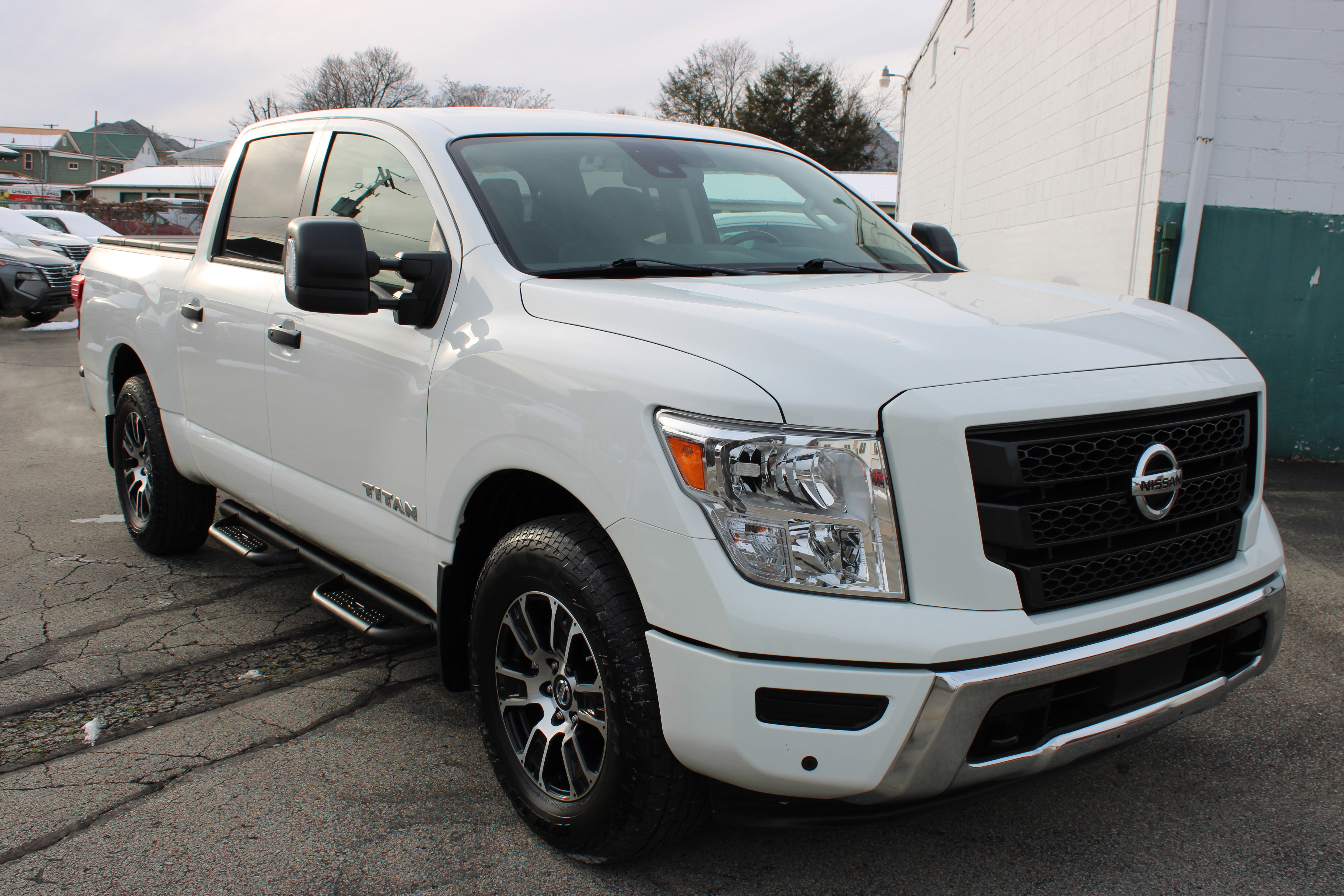 Certified 2022 Nissan Titan SV w/ SV Convenience Package image 10