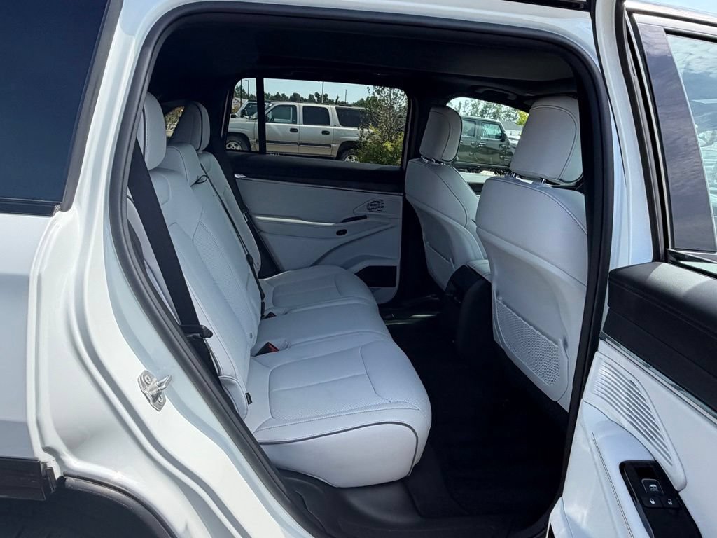 Used 2025 Jeep Wagoneer S Limited AWD/4WD image 49