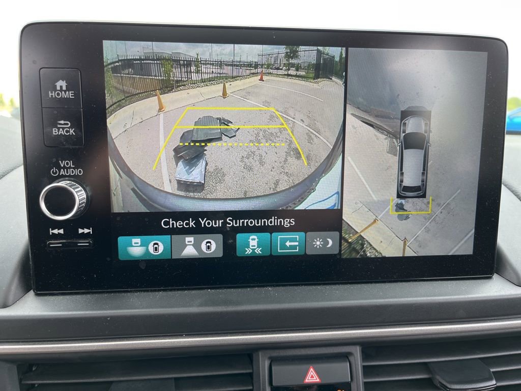 Used 2025 Honda Pilot Elite image 24