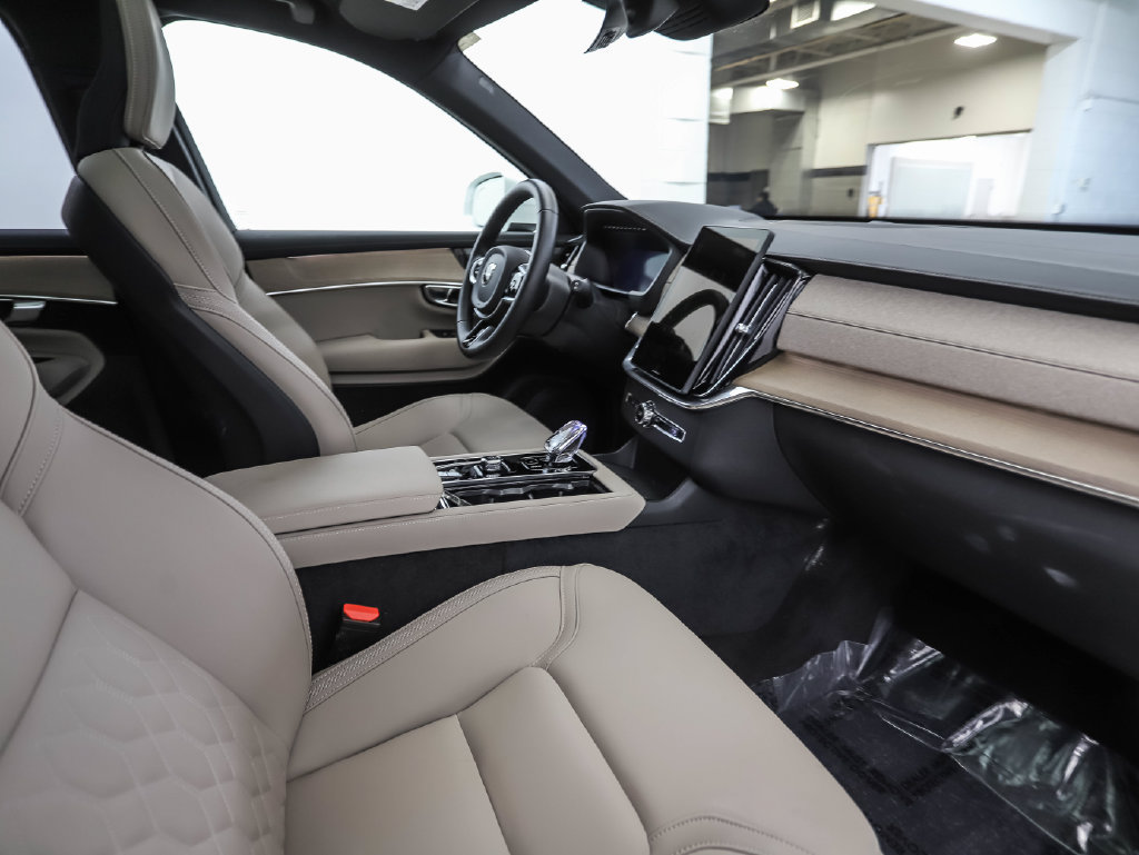Used 2026 Volvo XC90 B6 Plus AWD/4WD image 31