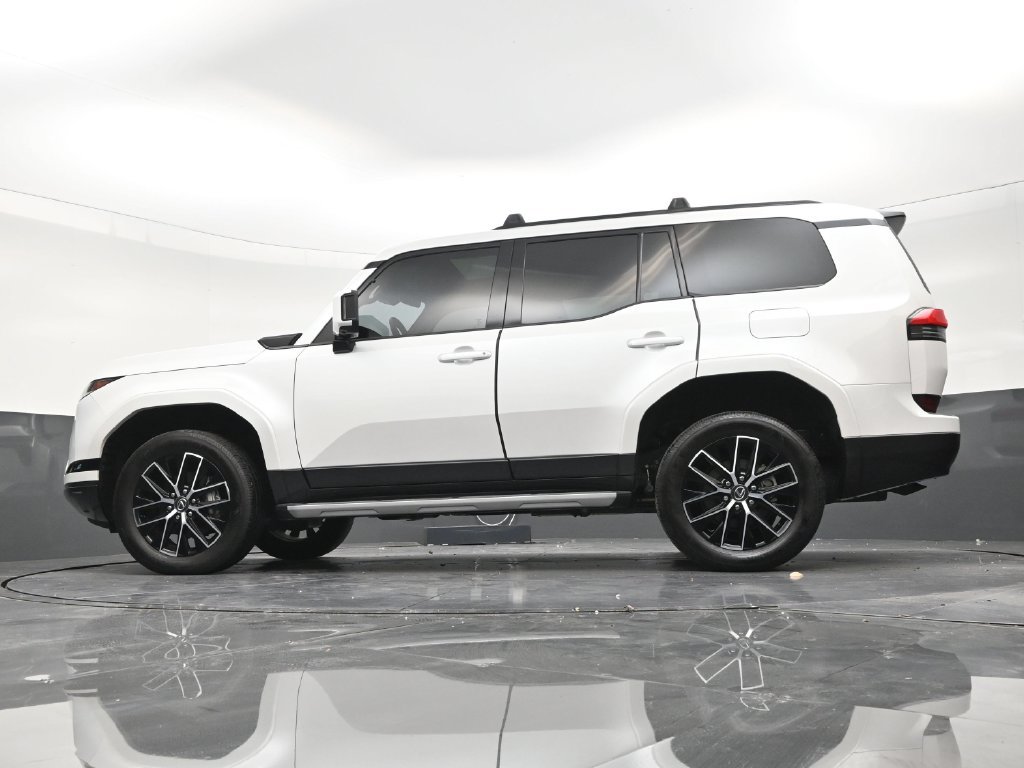 Used 2024 Lexus GX 550 w/ Cold Area Package AWD/4WD image 21