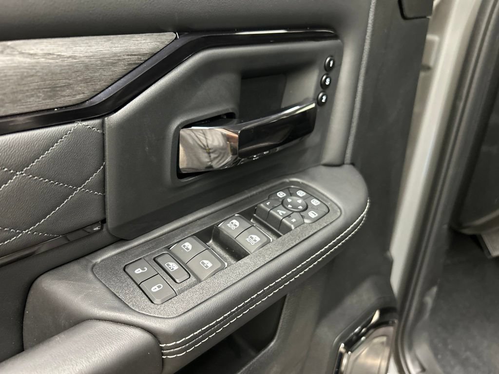 New 2026 RAM 2500 Limited AWD/4WD image 25