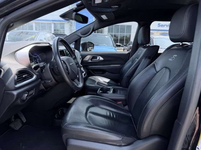 Used 2020 Chrysler Pacifica Touring-L w/ Advanced Safetytec Group AWD/4WD image 19
