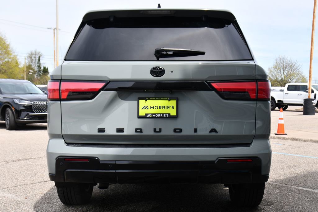 Used 2024 Toyota Sequoia Platinum AWD/4WD image 5