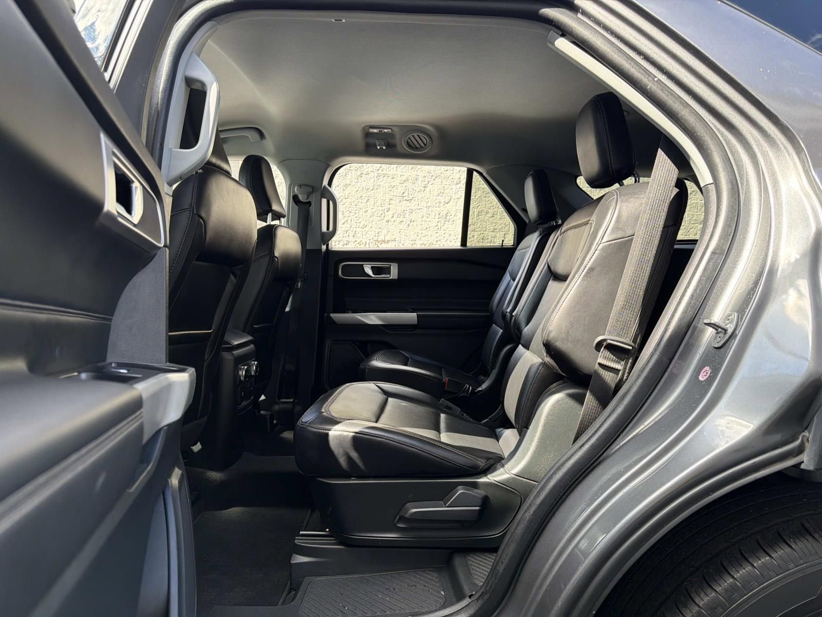 Used 2022 Ford Explorer XLT w/ Equipment Group 202A image 20