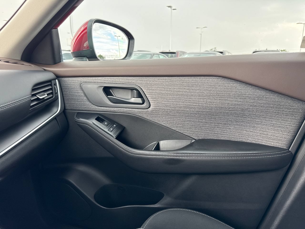 Used 2021 Nissan Rogue S FWD image 22