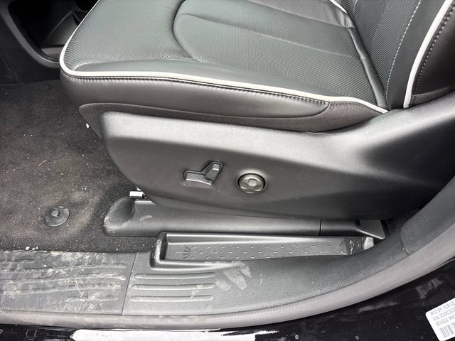 New 2027 Chrysler Pacifica Limited AWD/4WD image 7