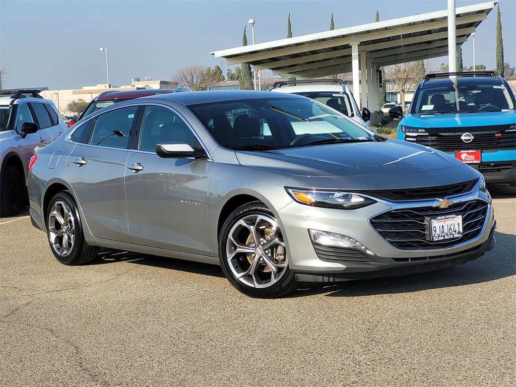 Used 2024 Chevrolet Malibu LT image 2